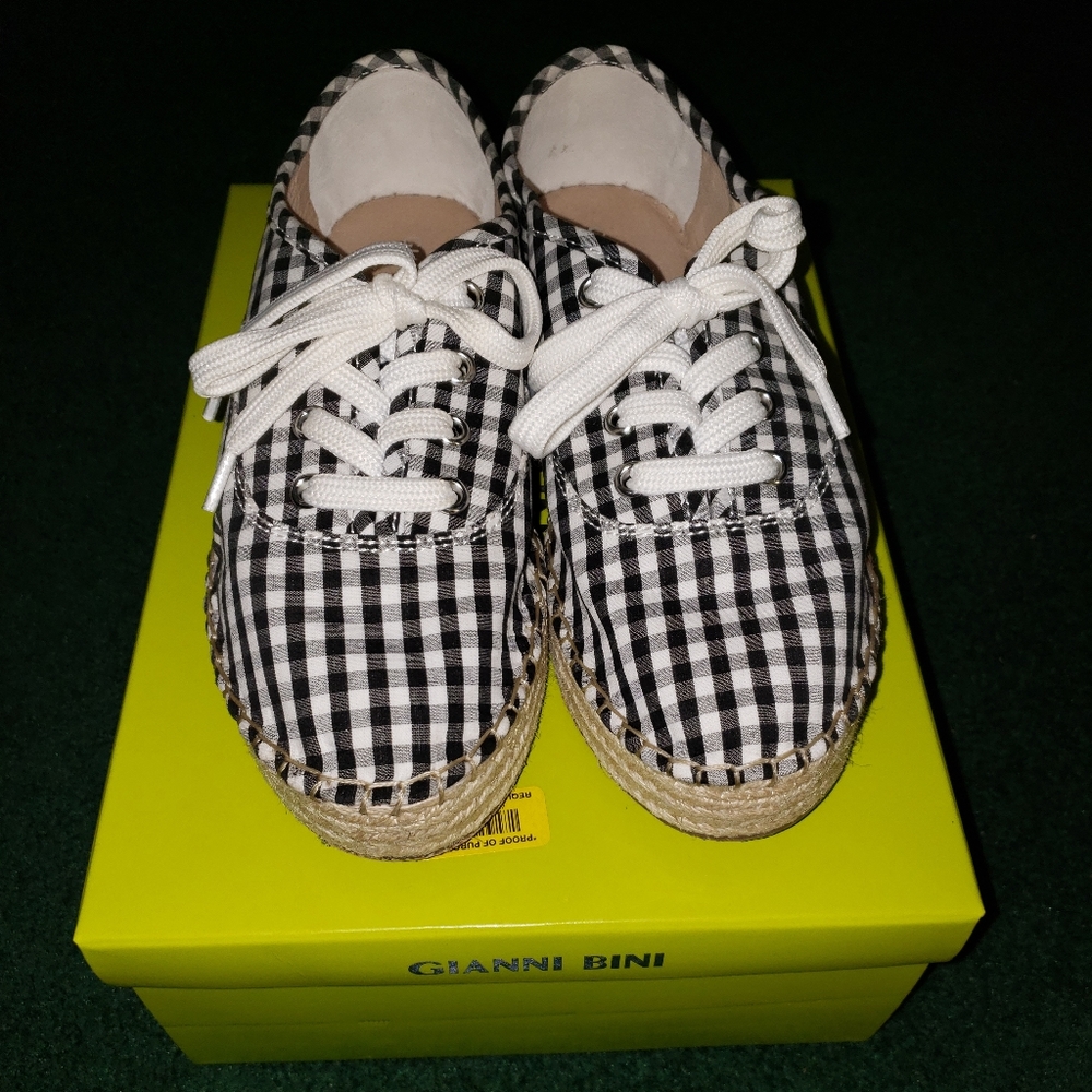 Shoes - Picture 2 of 5